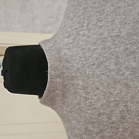 NANETTE LAPORE, SZ. XS, GRAY SWEATER WITH LONG SLEEVES WITH WHITE CUFFS. - Picture 8 of 16